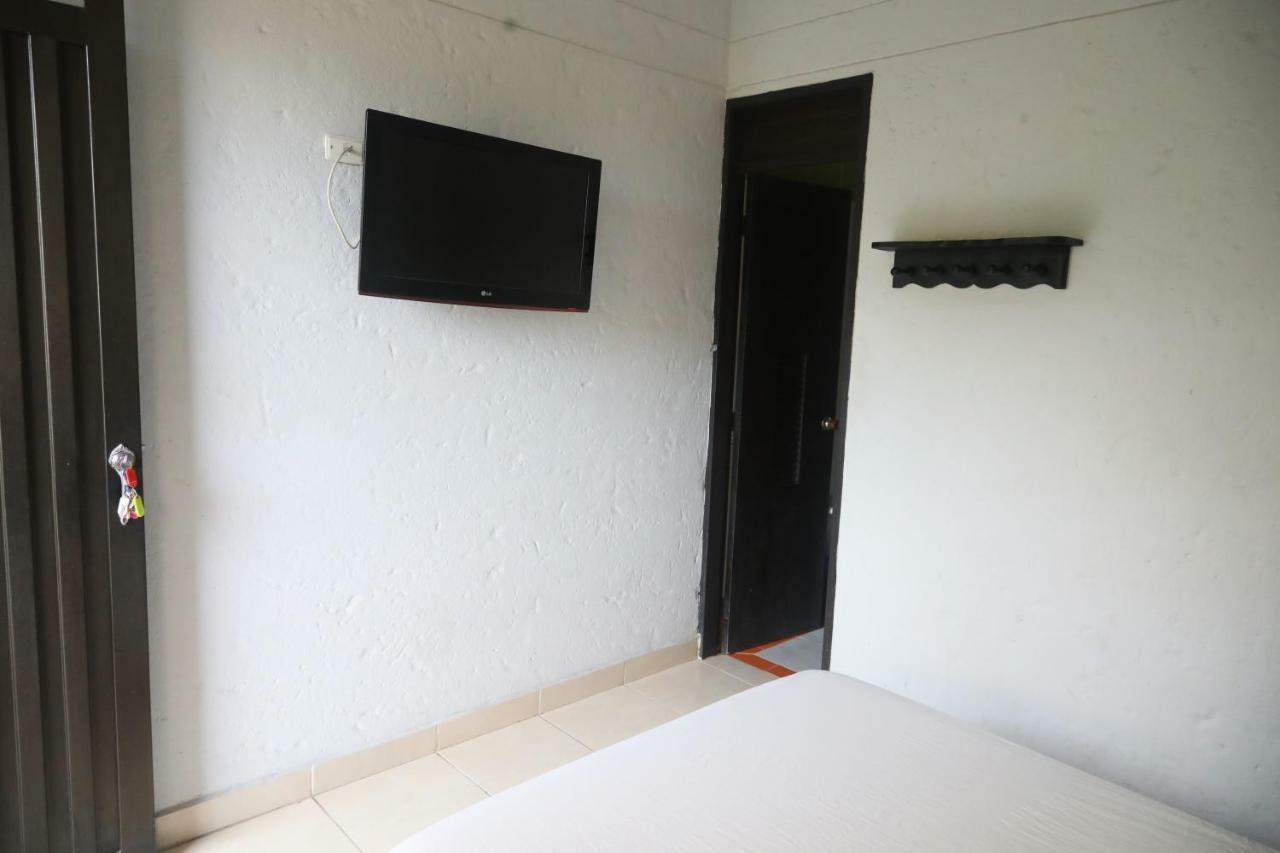 Hospedaje Aquel Almendro Santa Fe de Antioquia Dış mekan fotoğraf